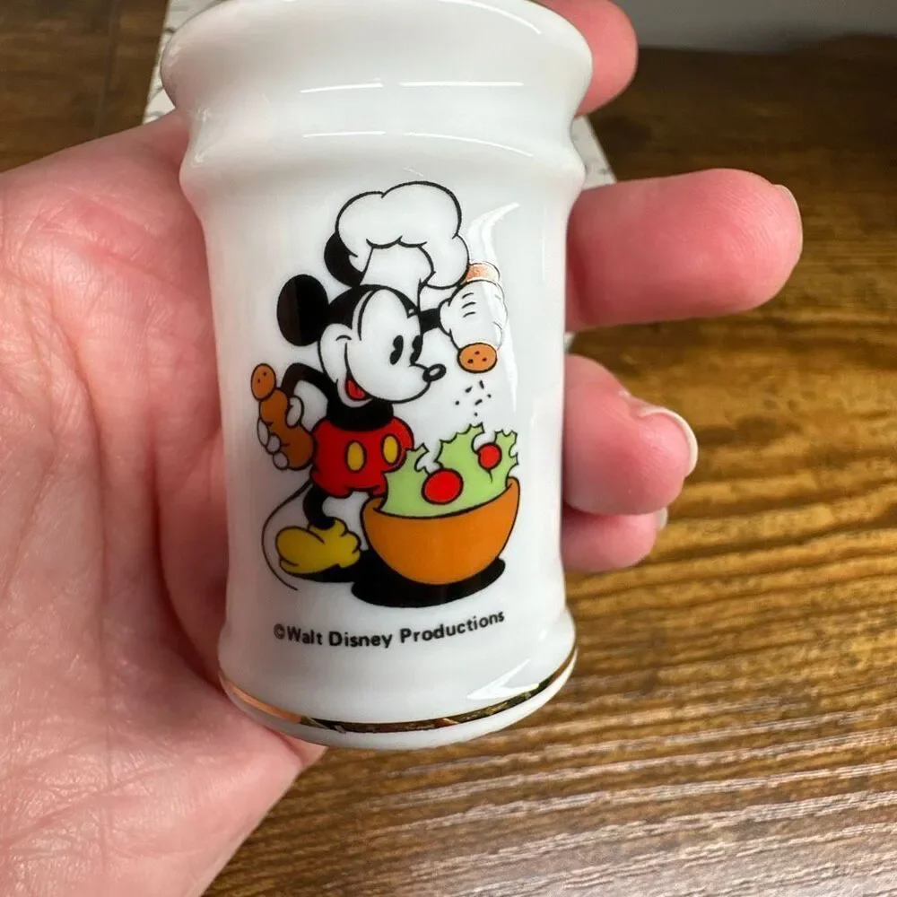 Vintage Disney Salt and Pepper‎ Shaker Set Chef Mickey Mouse Japan